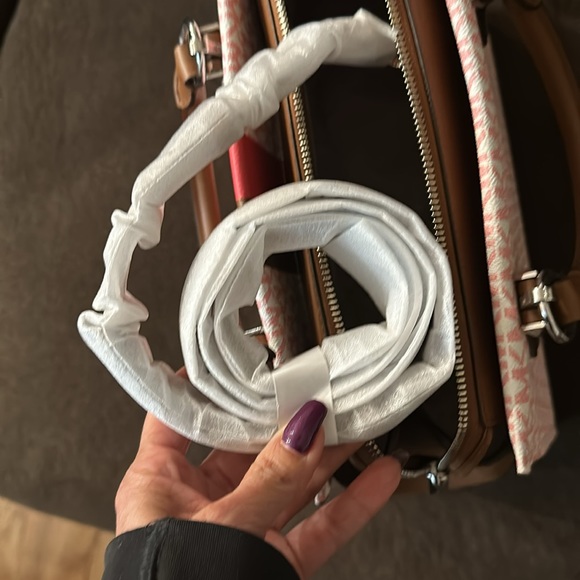 SOLD! New Michael Kors - never used - Picture 3 of 5